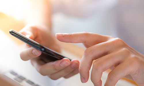 スマートフォンで運動の予定を確認するイメージ